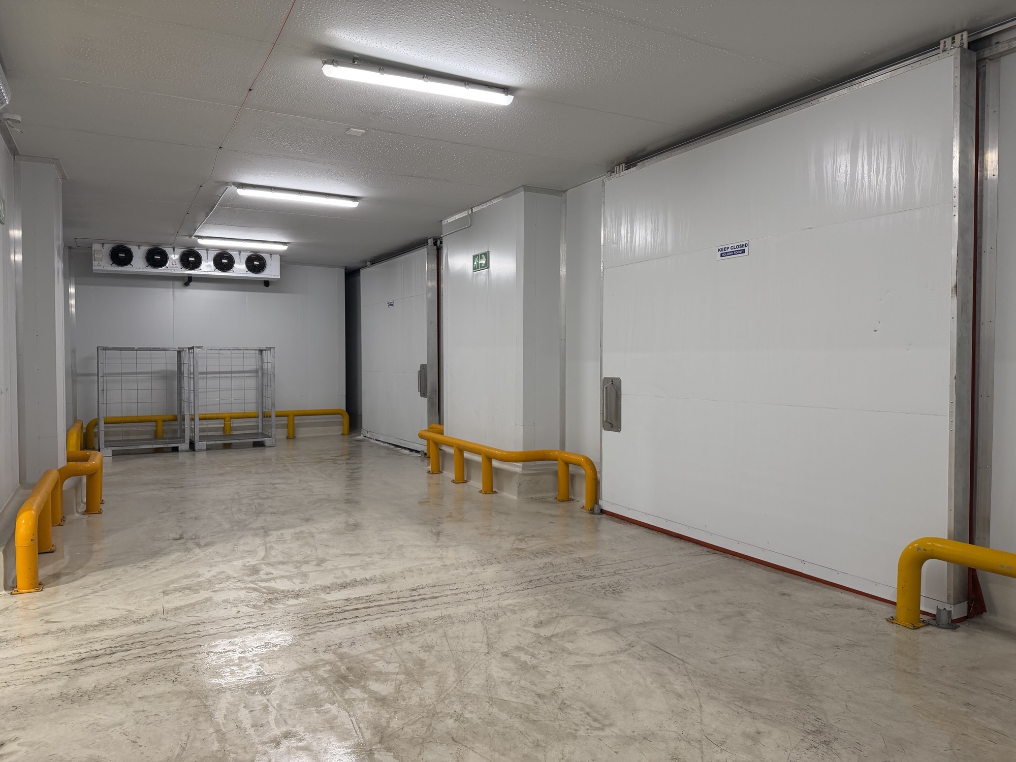 Letap Fishing cold storage holding room